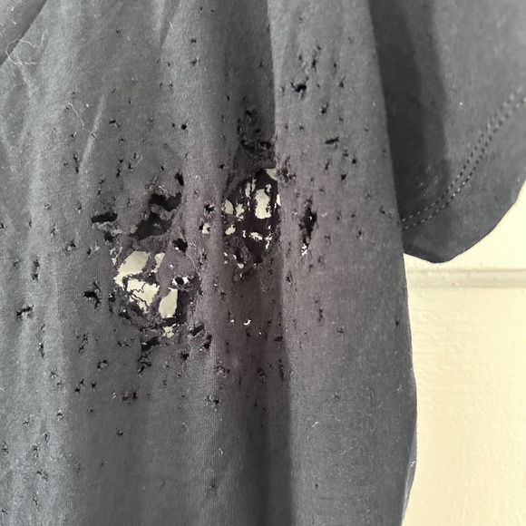 Plain distressed V-neck tee - Picture 2 of 5